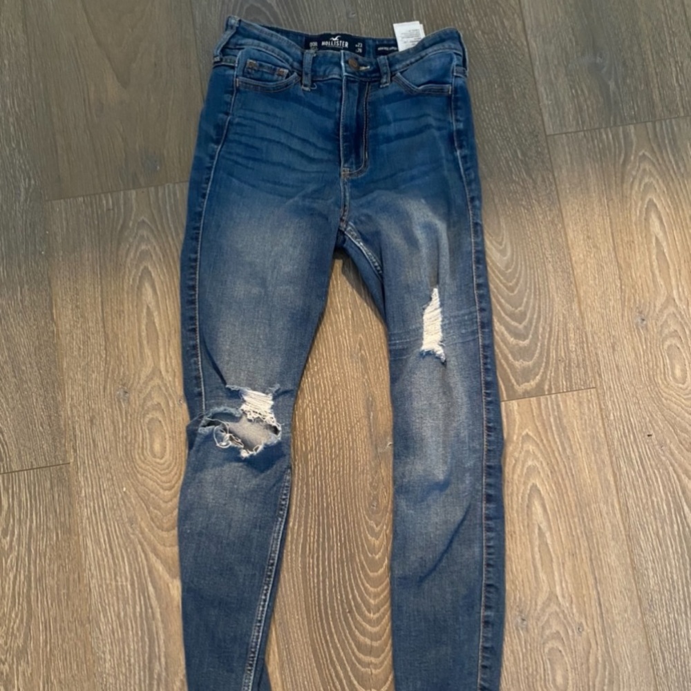 Hollister Ripped Skinny Jeans/Jeggings
